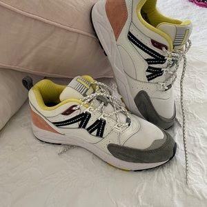 Karhu sneakers